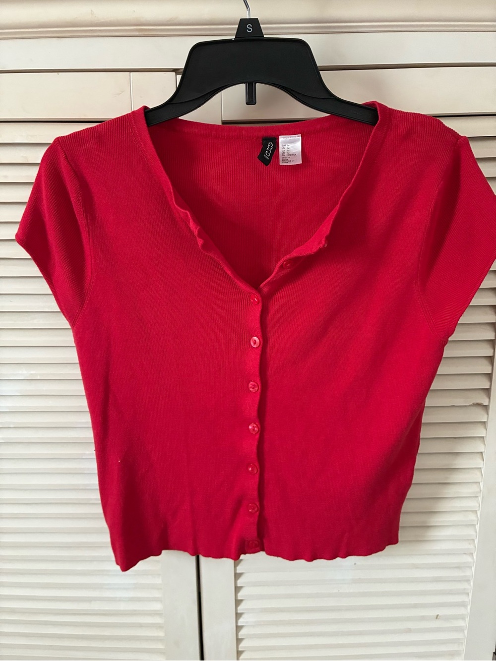 H&M Red Short-Sleeve Button-Front Crop Top